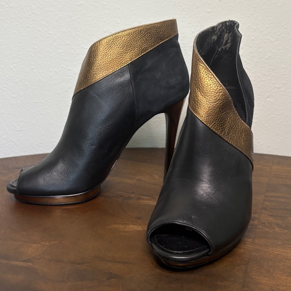 BCBG Maxazria high heels open toe booties size 38